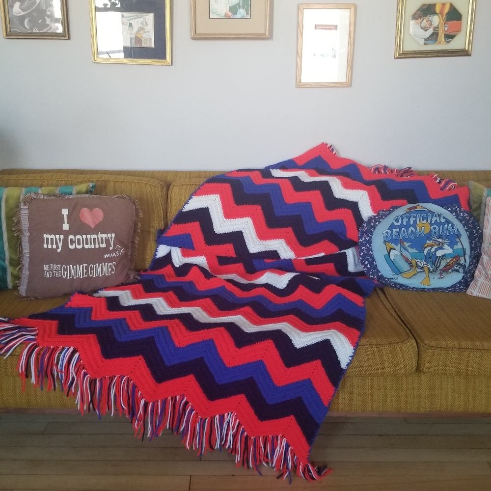 VTG handmade zig zag striped lap blanket